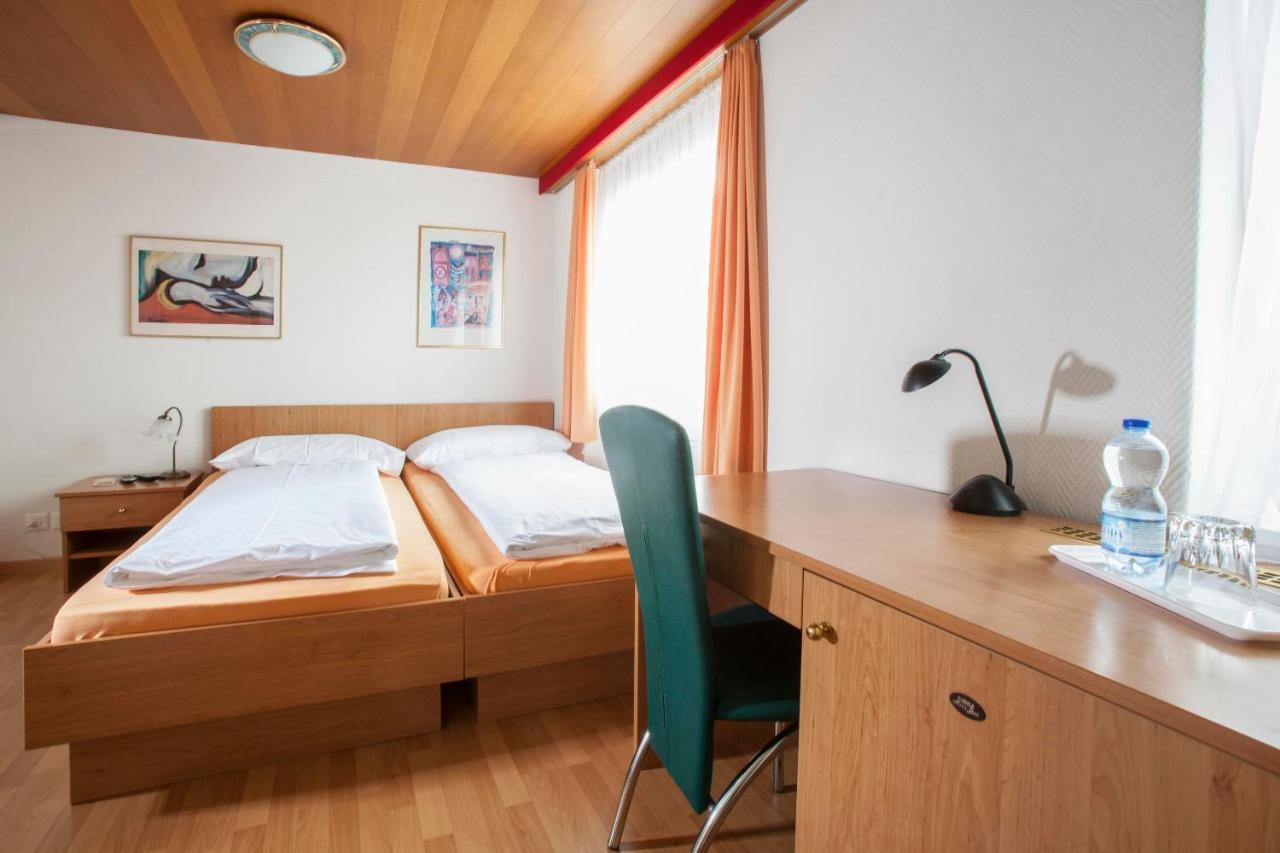 Hotel Zur Au Daellikon Bagian luar foto